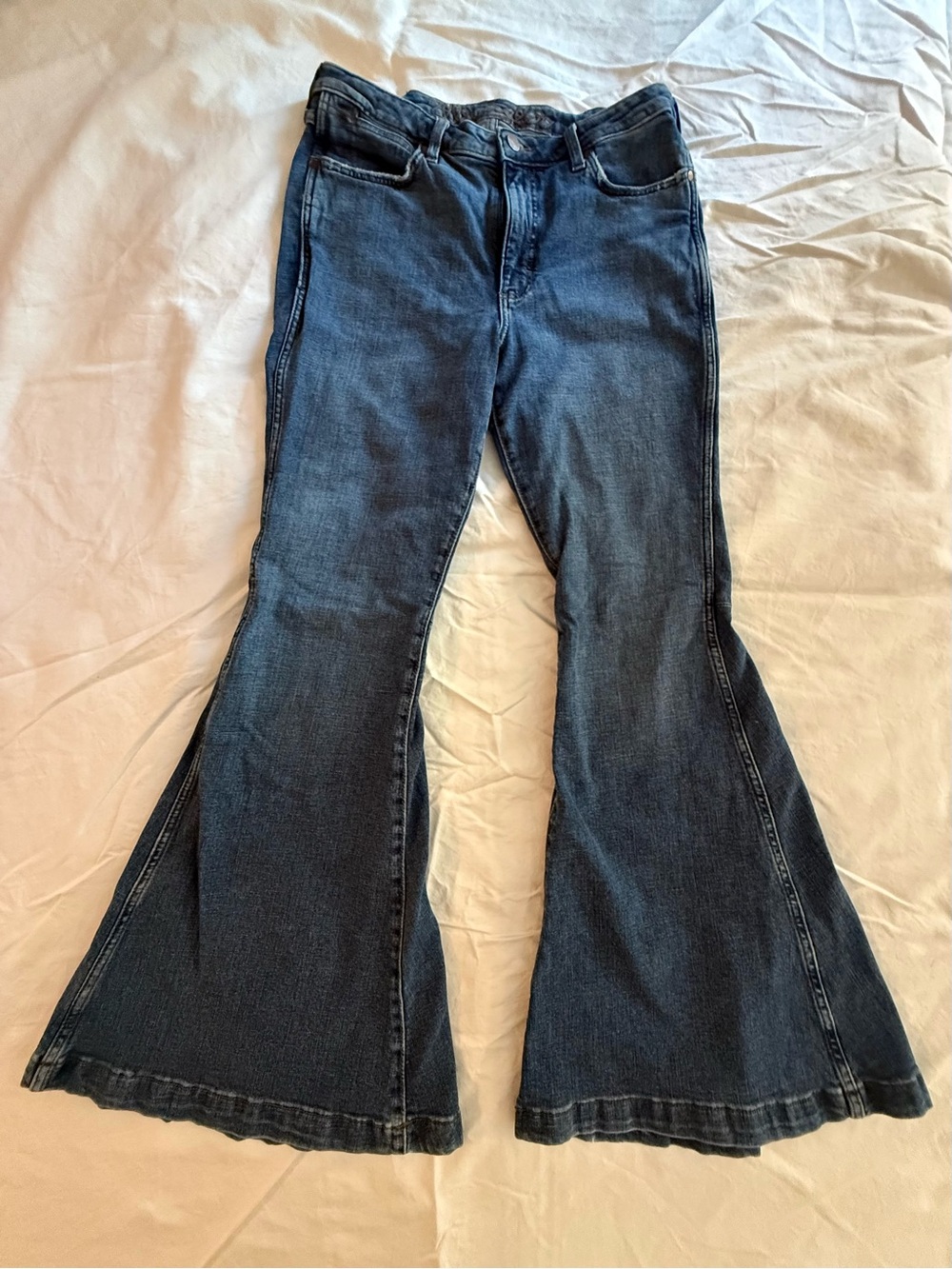 Wrangler Dark Blue Flare Jeans Retro Flare Bell. Size 31x34